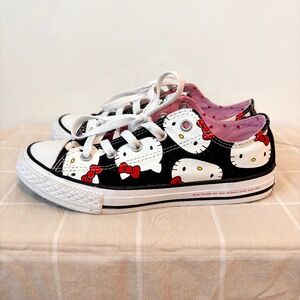 CONVERSE x HELLO KITTY Chuck Taylor ALL STAR Low Top SNEAKERS Shoes Sz Youth 2Y